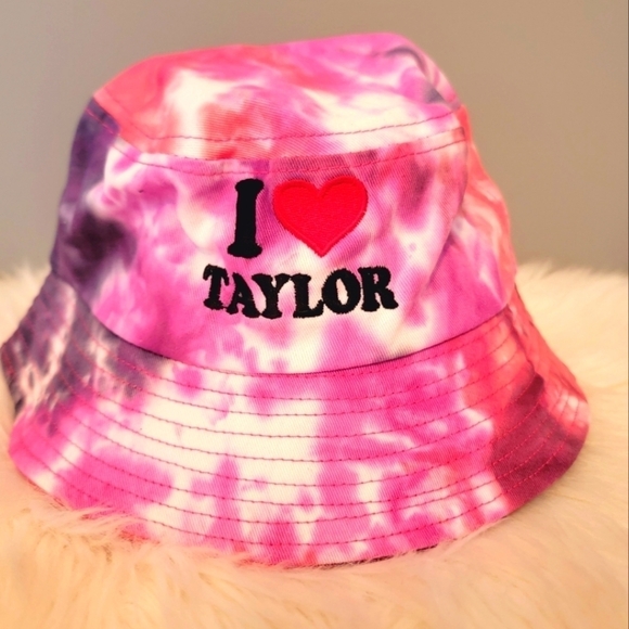 I LOVE TAYLOR Bucket Hat - Picture 1 of 2